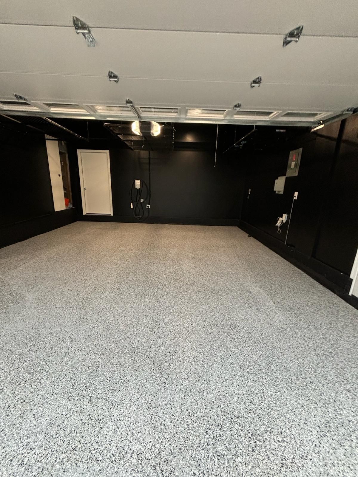 Garage — photo 3