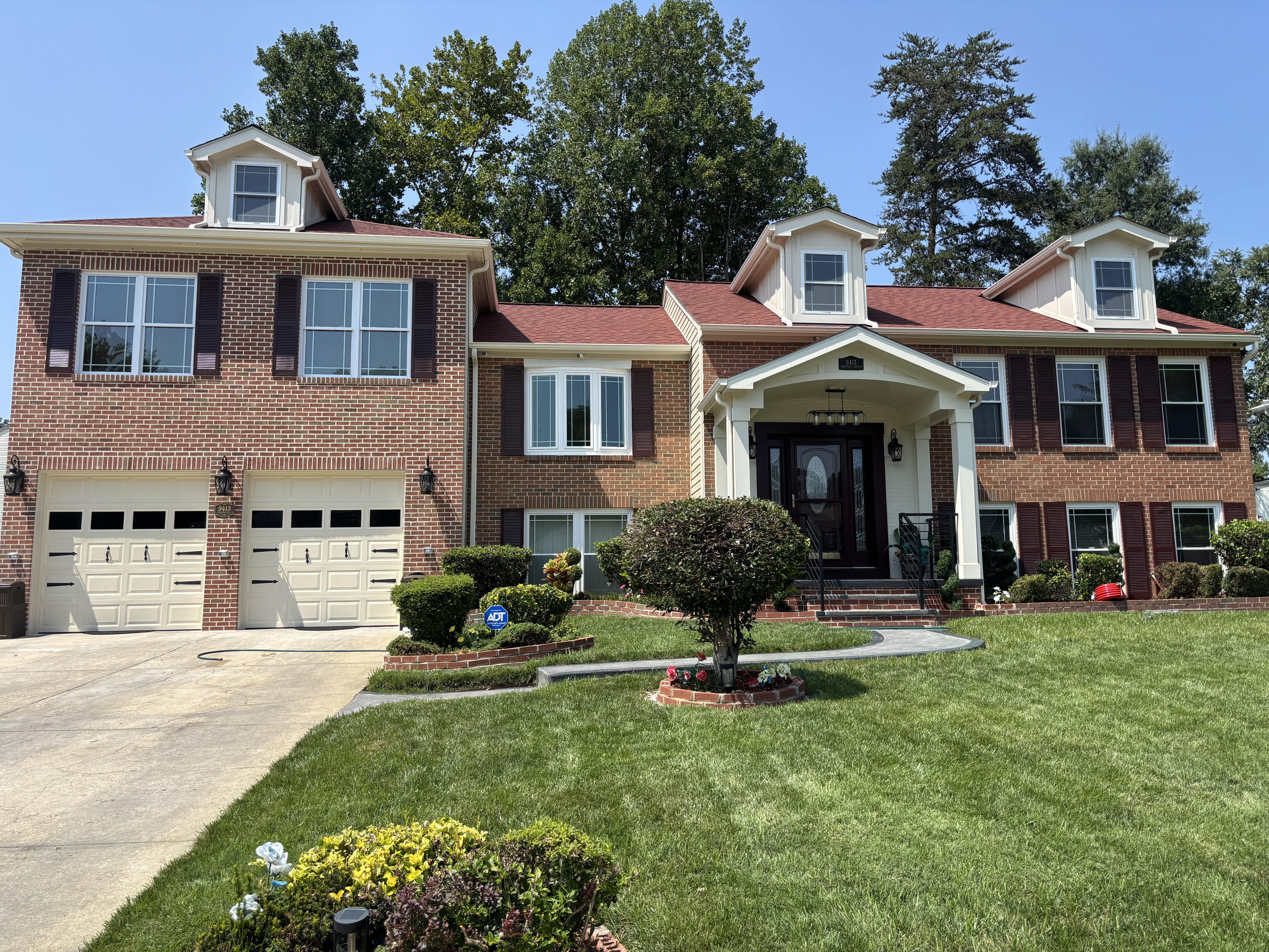Exterior Brick — photo 3